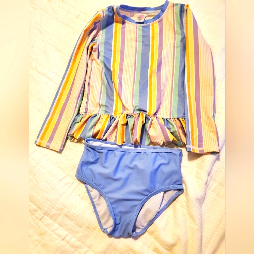Girl  swimsuit  two pieces size 7